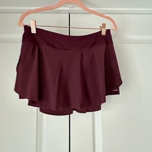 Lululemon Burgundy Women's mini skirt